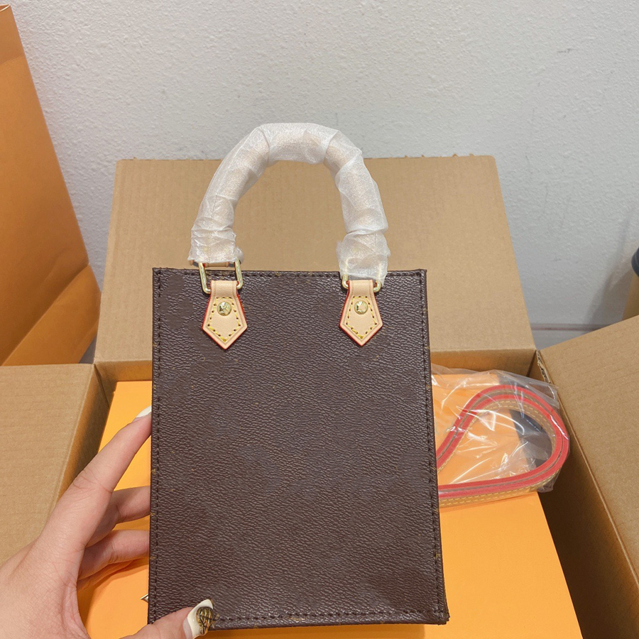 luxurys designers bags handbags purses Woman clutch bags Luggages fashion wallet Tote crossbody bag backpack shoulder bag high quality
luxurys designers bags handbags purses Woman clutch bags Luggages fashion wallet Tote crossbody bag backpack shoulder bag high quality