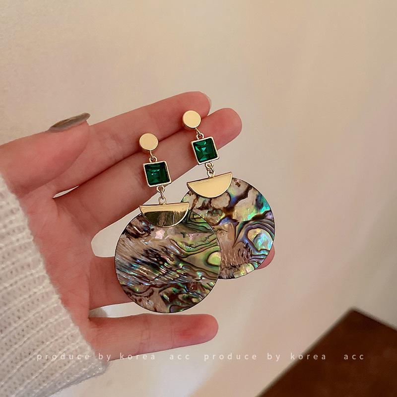 dangle & chandelier 2021 diamond-studded emerald shell round ear jewelry fashion earrings girl's unusual accessories for woman, Silver
dangle & chandelier 2021 diamond-studded emerald shell round ear jewelry fashion earrings girl's unusual accessories for woman, Silver