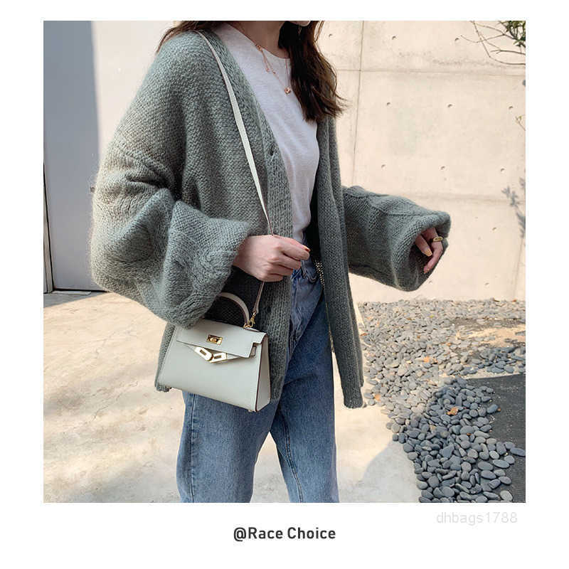 Yiweibags Designer kellies bags top Race choice bag mobile phone women's new red White Mini fashion, Milk shake platinum button (19cm)
Yiweibags Designer kellies bags top Race choice bag mobile phone women's new red White Mini fashion, Milk shake platinum button (19cm)