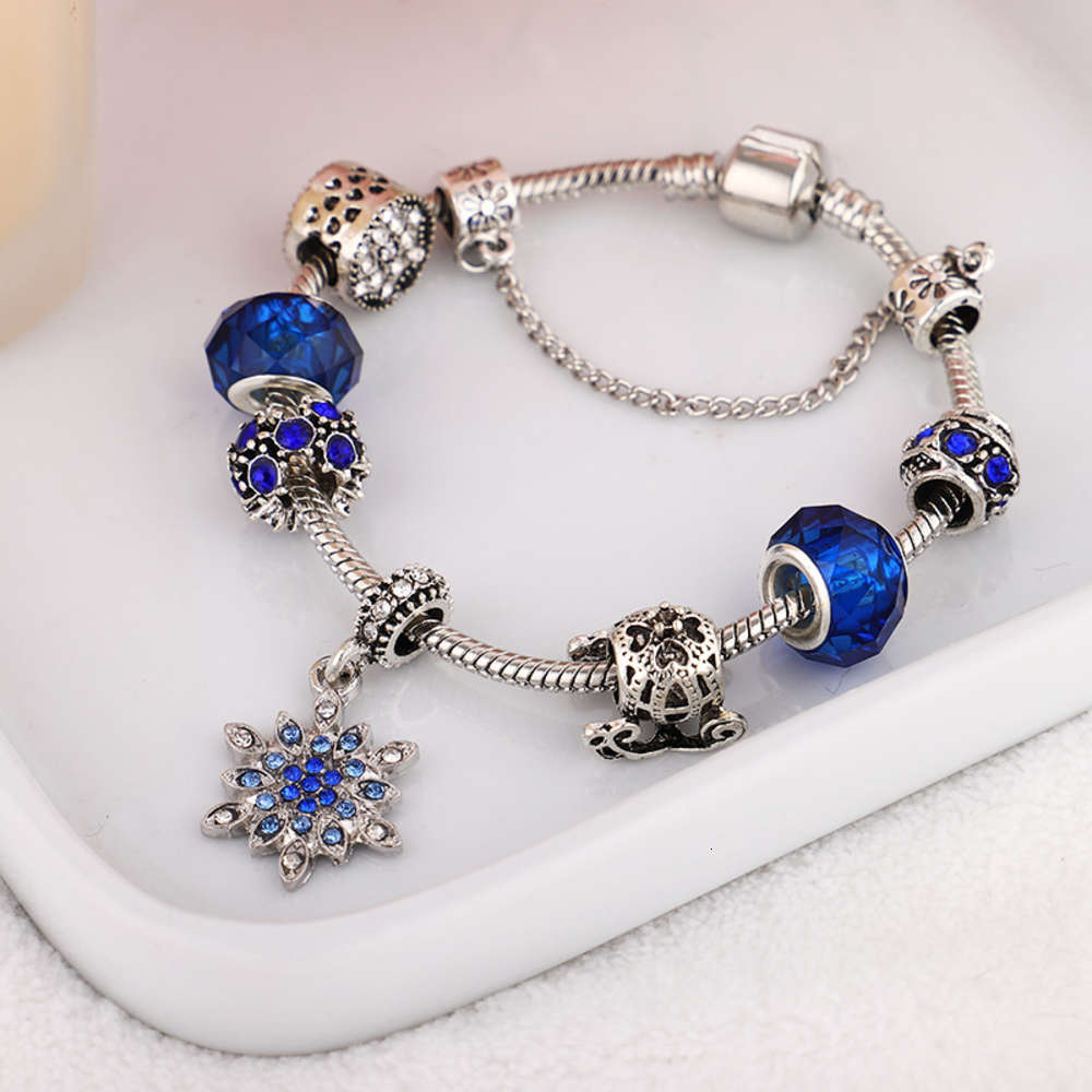 ,bracelet Pan family blue star sky Bracelet female DIY fairy tale Christmas diamond snowflake Glass Beaded, Golden;silver
,bracelet Pan family blue star sky Bracelet female DIY fairy tale Christmas diamond snowflake Glass Beaded, Golden;silver