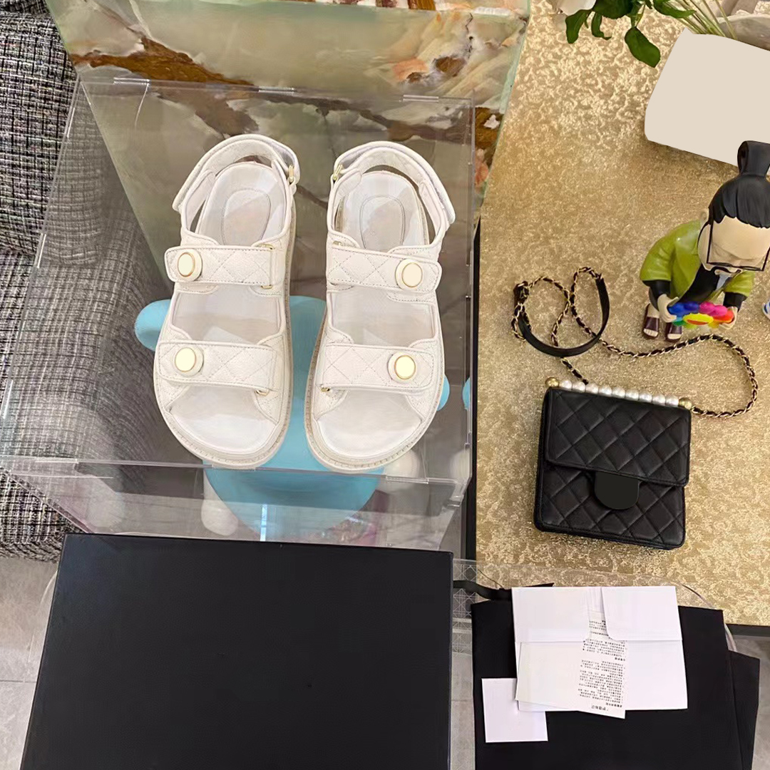 Women Designers Sandals slides leather flat casual shoes classic summer Beach Slipper Velcro adjustable size Diamond pattern versatile style very nice, Black 
Women Designers Sandals slides leather flat casual shoes classic summer Beach Slipper Velcro adjustable size Diamond pattern versatile style very nice, Black