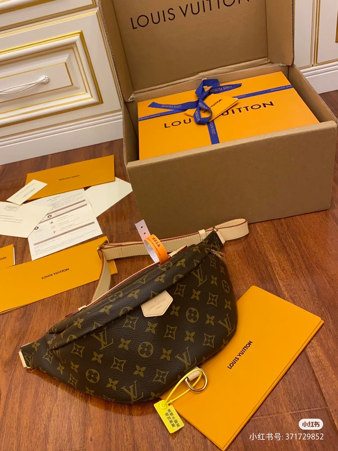 LV LOUIS bag VITTON luxury top leather waist bag belt bag bumbag men women bags fanny pack women crossbody bag wallet, Red;black
LV LOUIS bag VITTON luxury top leather waist bag belt bag bumbag men women bags fanny pack women crossbody bag wallet, Red;black