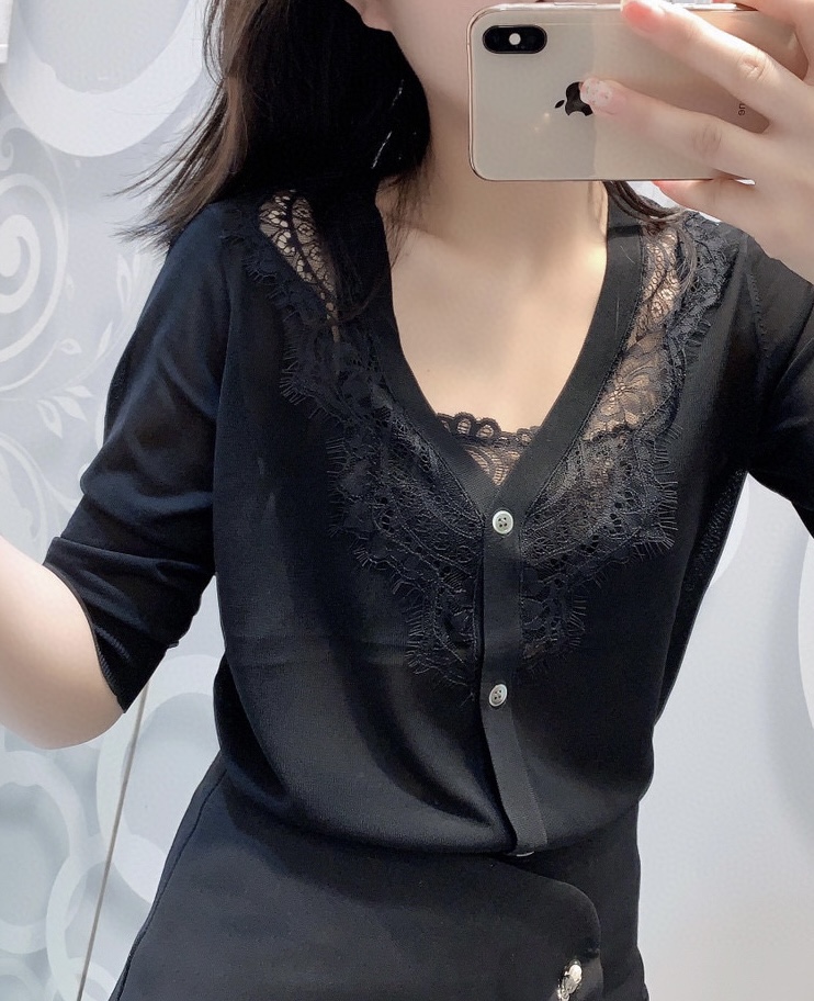 519 2021 Spring Summer Brand Same Style Long Sleeve V Neck Kint Sweater Cardigan Black White Women Clothes WeinishiI
519 2021 Spring Summer Brand Same Style Long Sleeve V Neck Kint Sweater Cardigan Black White Women Clothes WeinishiI