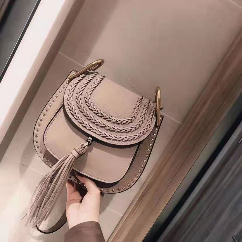 2021 Classic stlye Fashion C Designer suede women hudson handbag rivet tassel Messenger crochet Bag crossbody shoulder suede bag, Blue
2021 Classic stlye Fashion C Designer suede women hudson handbag rivet tassel Messenger crochet Bag crossbody shoulder suede bag, Blue