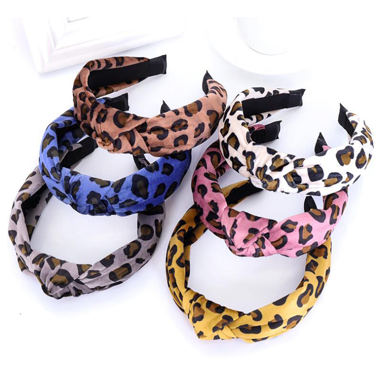 Fashion Headband For Women Center Knot Leopard Hairband Casual Turban Spring Summer Headwear Hair Accessories Wholesale
Fashion Headband For Women Center Knot Leopard Hairband Casual Turban Spring Summer Headwear Hair Accessories Wholesale