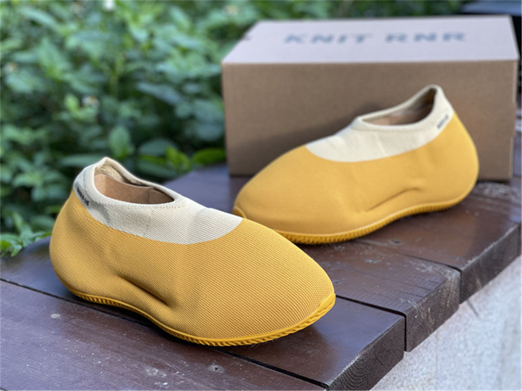 2021 Authentic Knit Runner Sulfur Stone Carbon RNR Sock Shoes Men Women Yellow Brown Kanye West Outdoor Sports Sneakers With Box
2021 Authentic Knit Runner Sulfur Stone Carbon RNR Sock Shoes Men Women Yellow Brown Kanye West Outdoor Sports Sneakers With Box