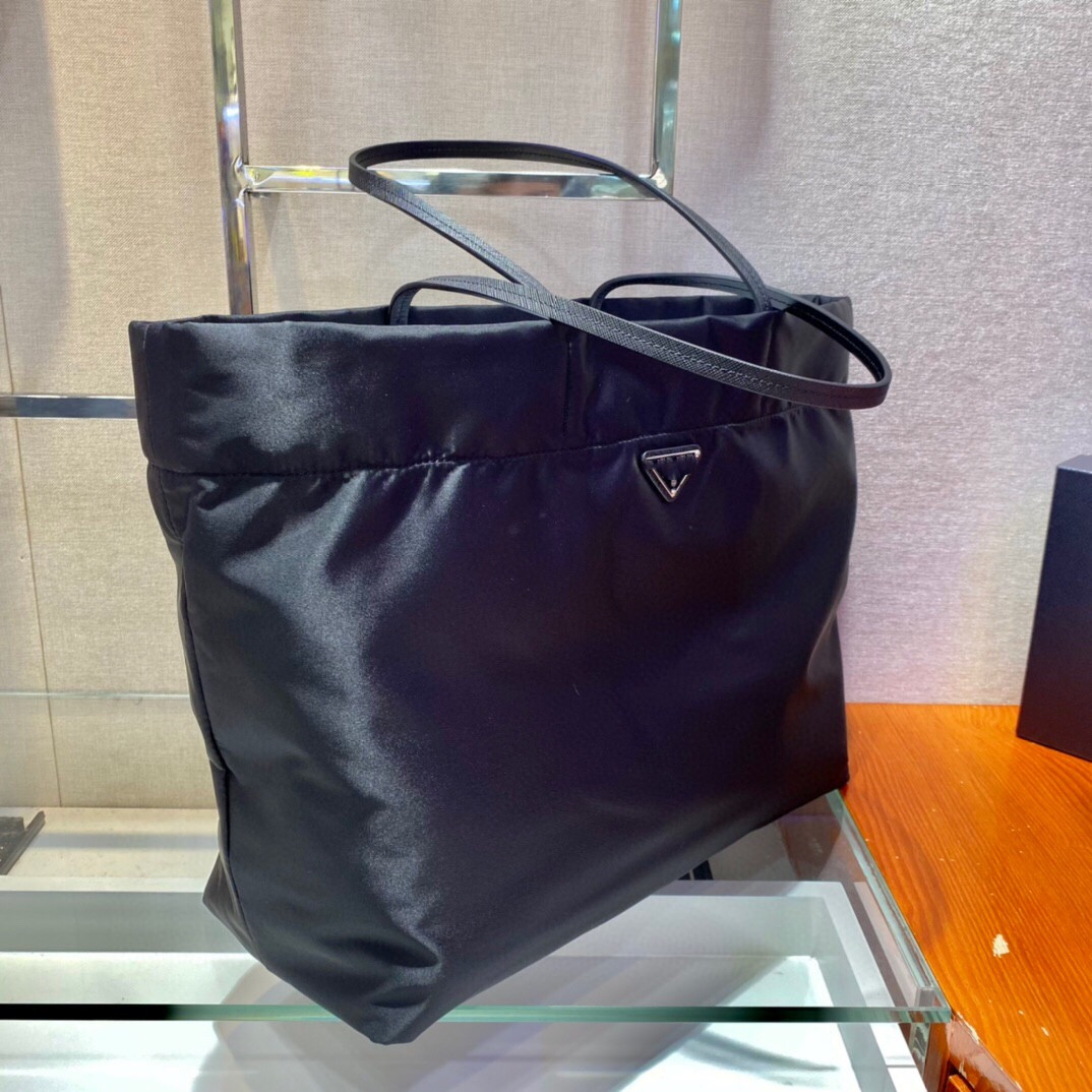 Classic Women's Bag 7A High-end Custom Quality Handheld Fashion Business Casual Style Metal Accessories One-shoulder 07465 
Classic Women's Bag 7A High-end Custom Quality Handheld Fashion Business Casual Style Metal Accessories One-shoulder 07465