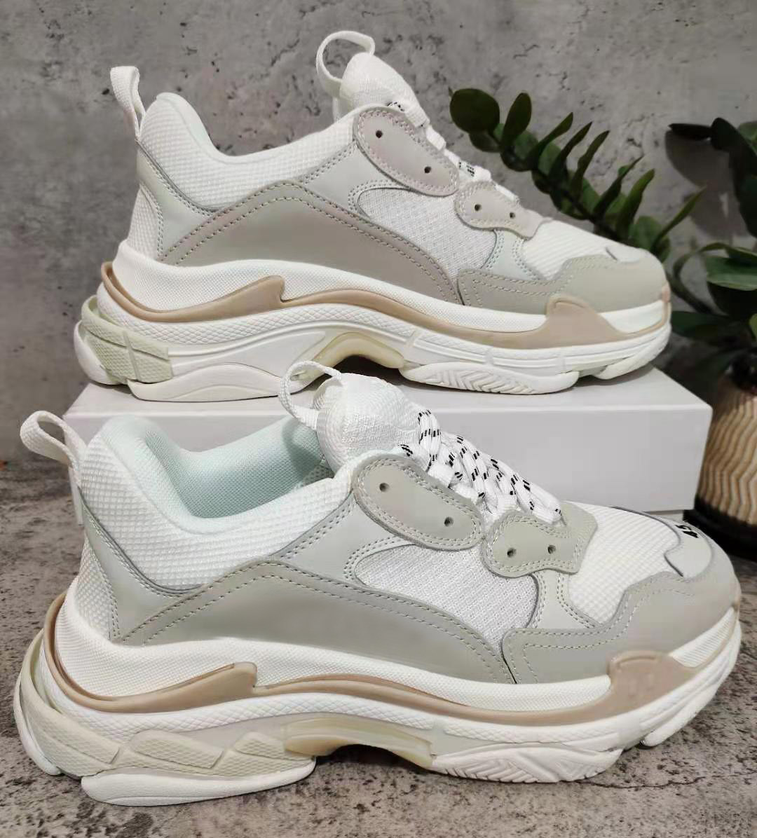 Triple s Mens Women Casual Shoes Fashion Luxurys Designers Vintage Sneakers Black White Grey Purple Tennis Trainers Jogging Walking Outdoor, Customize
Triple s Mens Women Casual Shoes Fashion Luxurys Designers Vintage Sneakers Black White Grey Purple Tennis Trainers Jogging Walking Outdoor, Customize