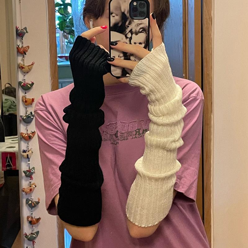 Five Fingers Gloves Women Knitted Arm Sleeve Fingerless Winter Warmer Fine Casual Soft Girl Clothes Punk Fashion Gothic Y2k
Five Fingers Gloves Women Knitted Arm Sleeve Fingerless Winter Warmer Fine Casual Soft Girl Clothes Punk Fashion Gothic Y2k