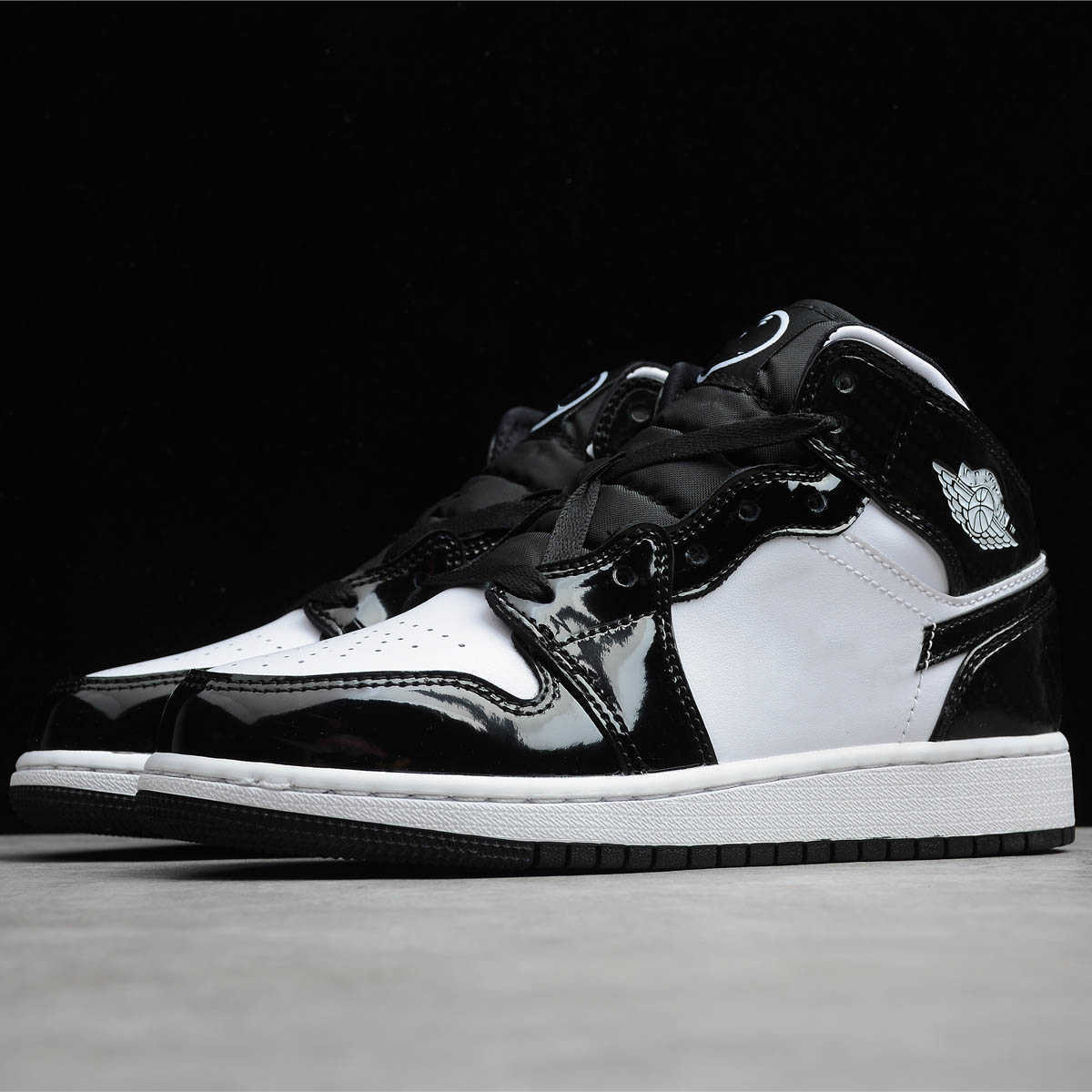 NEWEST All Star 2021 Basketball Shoes Jumpman 1 Mid SE Panda Fashion Trainers 1S Black White Patent leather Carbon Fiber Designer Sneakers, #2
NEWEST All Star 2021 Basketball Shoes Jumpman 1 Mid SE Panda Fashion Trainers 1S Black White Patent leather Carbon Fiber Designer Sneakers, #2