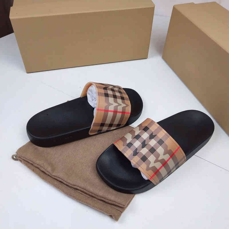 Slippers Summer classic plaid flat-soled slippers, casual beach shoes, couple models, one-word slipperss, non-slip soft-soled oute, 1#packing bag
Slippers Summer classic plaid flat-soled slippers, casual beach shoes, couple models, one-word slipperss, non-slip soft-soled oute, 1#packing bag