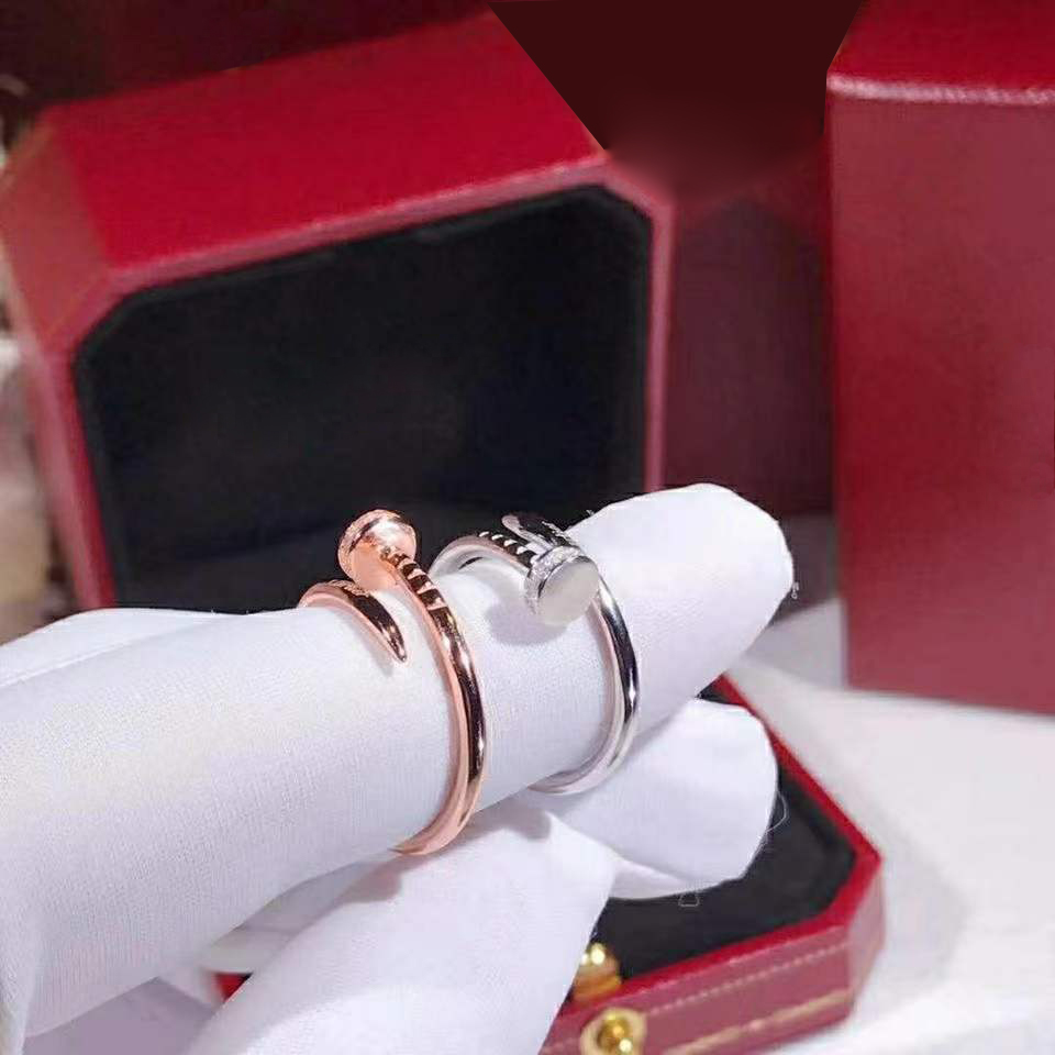 Designers ring Women's luxury jewelry designer Male and female marriage Nail Rings Sterling Silver high quality fashion trend couple anniversary gift style good
Designers ring Women's luxury jewelry designer Male and female marriage Nail Rings Sterling Silver high quality fashion trend couple anniversary gift style good
