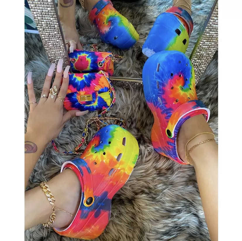 INS Hot Popular Serpentine Small Hole Women Sandals Cute Slippers Platform Thick Bottom Back Strap Summer Ladies Casual Shoes Y0721