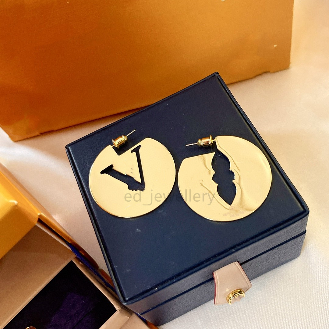 2022 Luxury Designer high quality studs brand gold butterfly earrings women's party wedding couple gift jewelry 925 silver Alex ani love
2022 Luxury Designer high quality studs brand gold butterfly earrings women's party wedding couple gift jewelry 925 silver Alex ani love