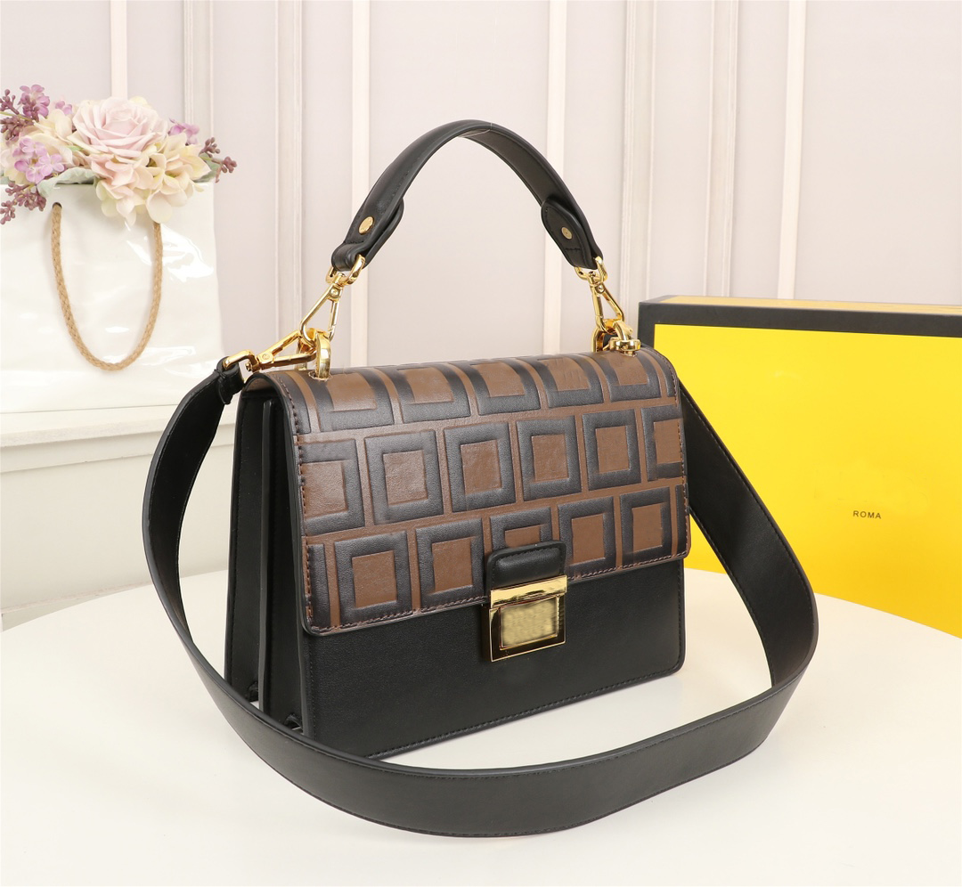 Wholesale Evening bags luxurys designers handbags 2021 top leather material kill letter style design gift bag shoulder, Plum
Wholesale Evening bags luxurys designers handbags 2021 top leather material kill letter style design gift bag shoulder, Plum