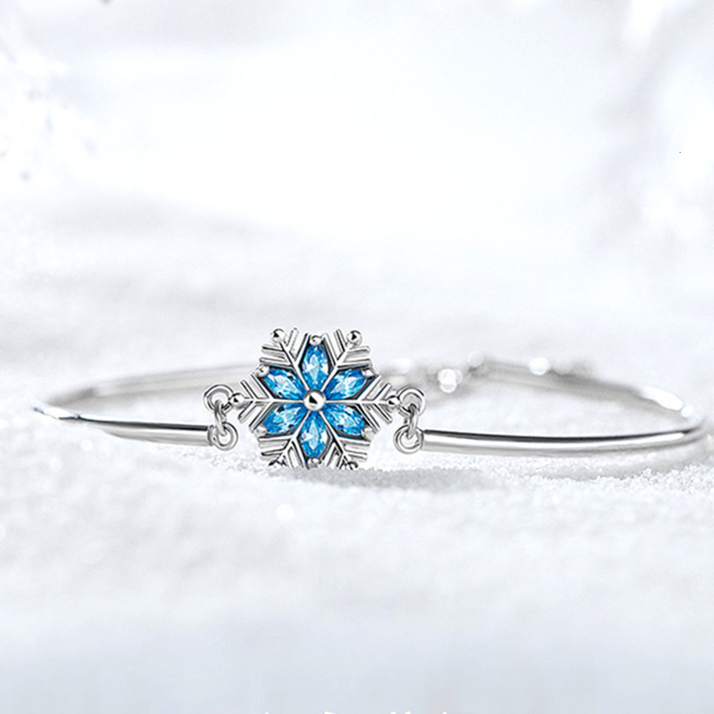 Simple blue zircon women's Japanese and Korean small fresh Christmas gift snowflake Bracelet accessories, Golden;silver
Simple blue zircon women's Japanese and Korean small fresh Christmas gift snowflake Bracelet accessories, Golden;silver