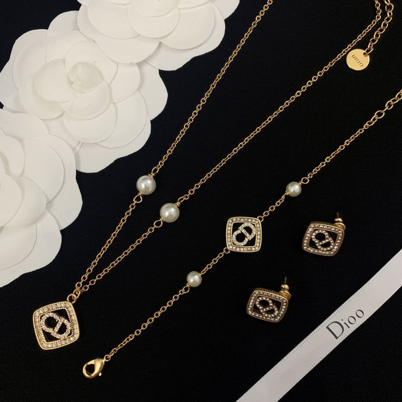 Luxury Necklace Designer Jewelry bracelet brand heart-shaped Earrings for womens Fashion brands necklaces Valentine's day birthday gift with box AAA+ D3680, Boxes 4 color pick 1color
Luxury Necklace Designer Jewelry bracelet brand heart-shaped Earrings for womens Fashion brands necklaces Valentine's day birthday gift with box AAA+ D3680, Boxes 4 color pick 1color