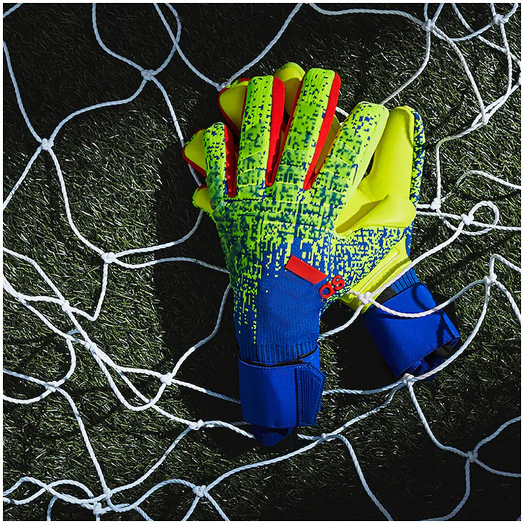 

Newest AD PREDATOR PRO Goalkeeper Gloves 4mm Allround Latex Professional Soccer Goalkeeper Football Bola De Futebol Gloves Luva De Goleir, Blue yellow