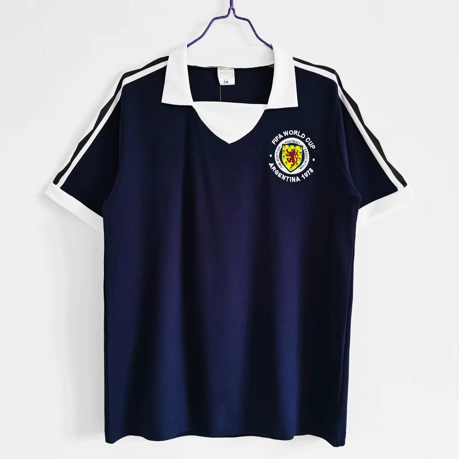 1978 Scotland home retro soccer jersey 78 football shirt Top Thai version with the quality jerseys Size S-2XL, Black;yellow
1978 Scotland home retro soccer jersey 78 football shirt Top Thai version with the quality jerseys Size S-2XL, Black;yellow