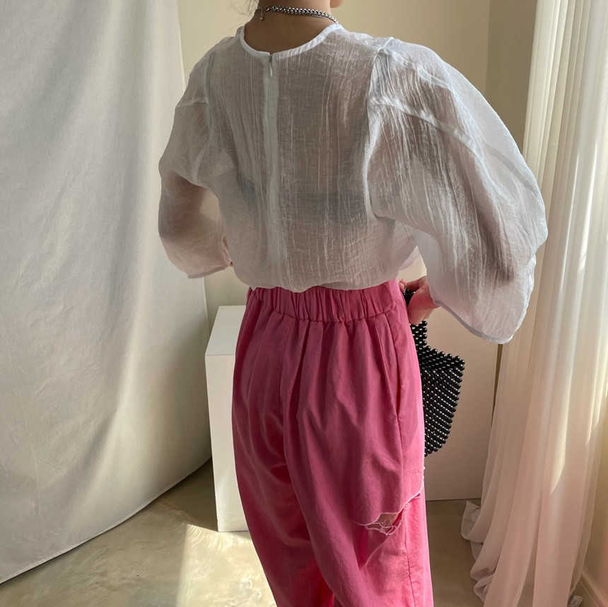 Korejpaa Women Shirt Summer Korean Round Neck Pullover Loose Casual Micro-Permeable Pleated Five-Point Puff Sleeve Blouses 210526