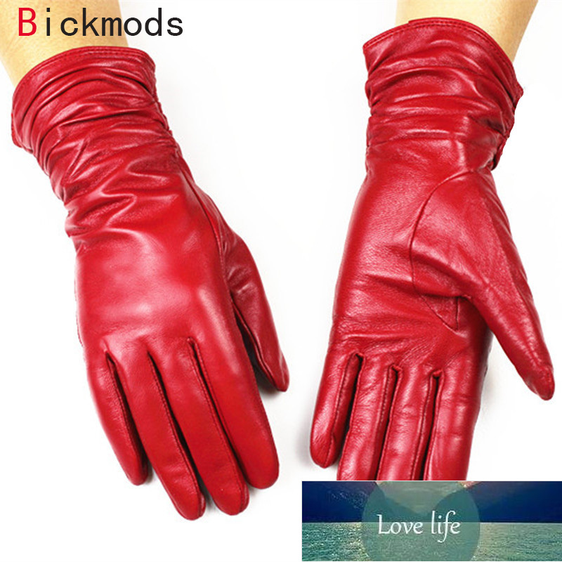 Sheepskin leather gloves women's fashion elastic style velvet lining to keep warm in autumn and winter, retro style color points Factory price expert design Quality
Sheepskin leather gloves women's fashion elastic style velvet lining to keep warm in autumn and winter, retro style color points Factory price expert design Quality