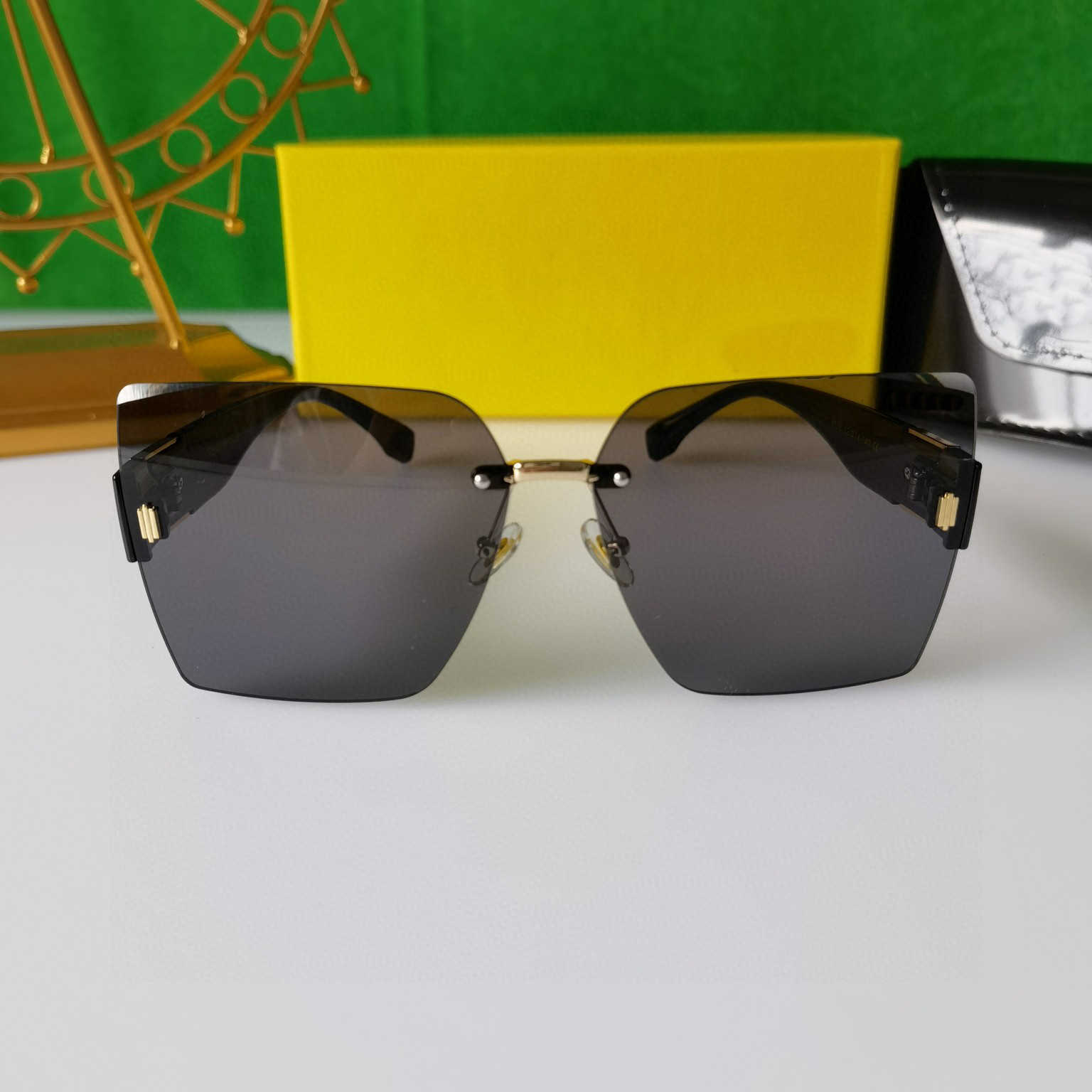 High quality sunglasses top luxury men and women big frame polarized sunglasses designer new fashion
High quality sunglasses top luxury men and women big frame polarized sunglasses designer new fashion