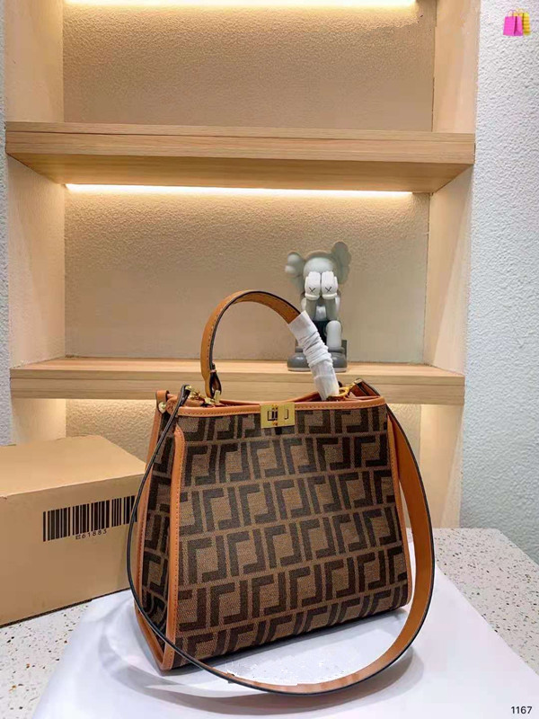 Women Shoulder Bag Luxury Messenger Bags Designer Shopping Bags High Quality Purse Fashion Pocket 2colors with Fletters, Brown
Women Shoulder Bag Luxury Messenger Bags Designer Shopping Bags High Quality Purse Fashion Pocket 2colors with Fletters, Brown