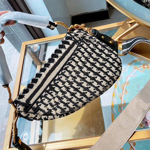 LVLOUIS BAG VITTONLV 6x7b Saling Classic High Quality Designer Luxury Handbags Purse Highs Qualitys Saddle Bags Wave Ladies Chain Sh, Grey with box
LVLOUIS BAG VITTONLV 6x7b Saling Classic High Quality Designer Luxury Handbags Purse Highs Qualitys Saddle Bags Wave Ladies Chain Sh, Grey with box