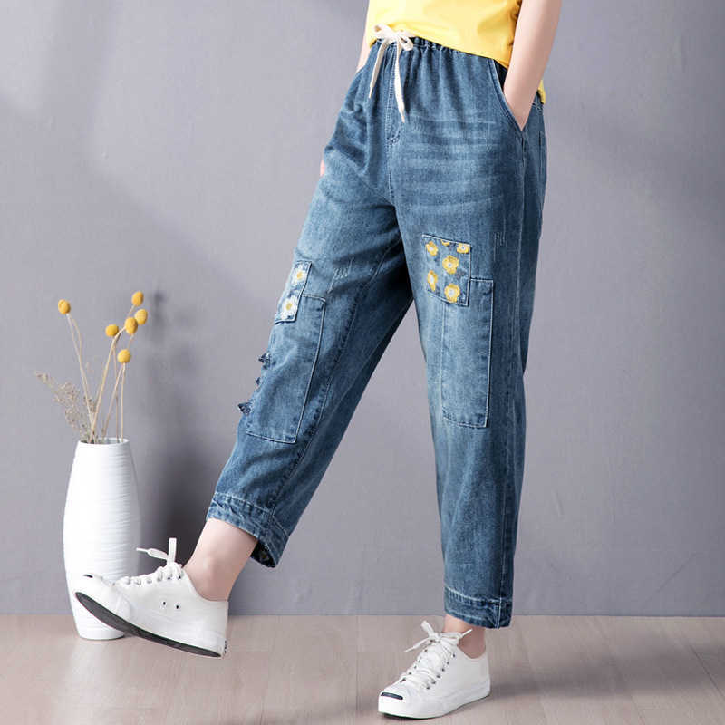 9260 Women Summer Fashion Elastic High Waist Floral Embroidery Patchwork Retro Ankle Length Denim Pant Female Casual Loose Jeans 210922