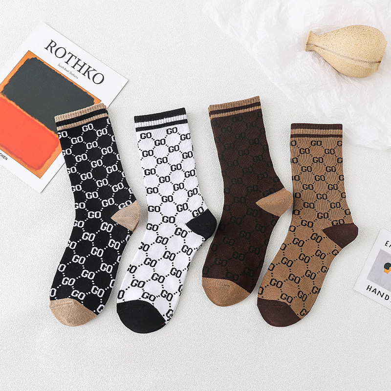4color Fashion Designer Classic Vintage Retro Men Women Socks Sports Winter Fall Letters Embroidery Printed Cotton Sock Unisex Knitted Stockings Wholesale, Multi
4color Fashion Designer Classic Vintage Retro Men Women Socks Sports Winter Fall Letters Embroidery Printed Cotton Sock Unisex Knitted Stockings Wholesale, Multi