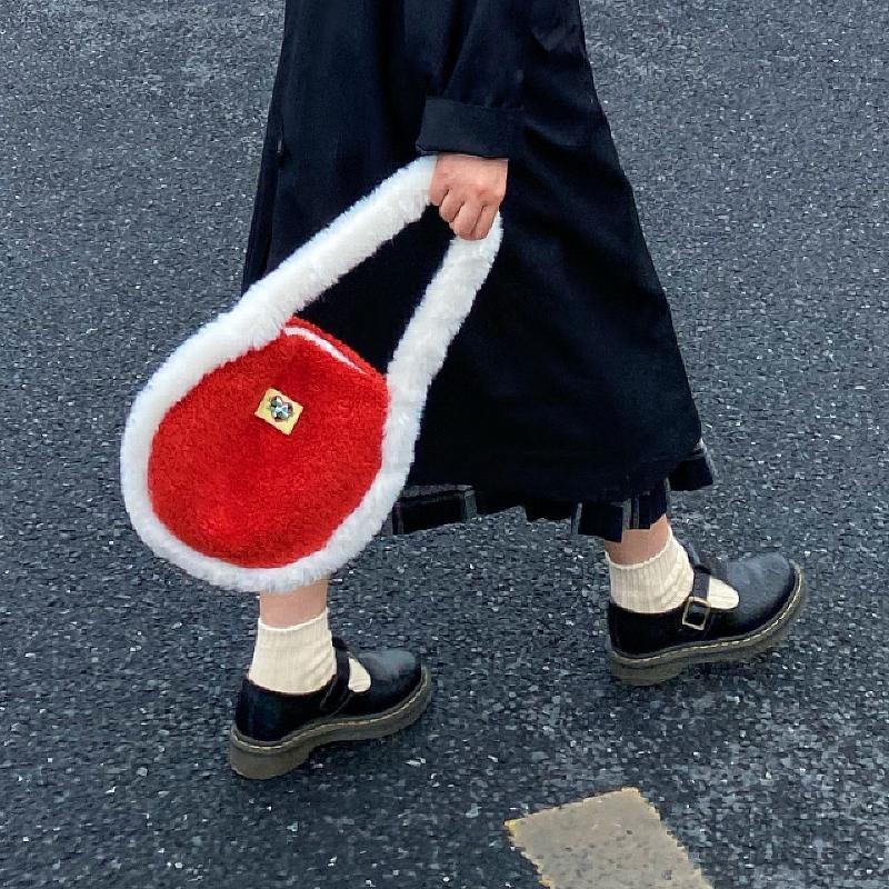 Evening Bags Christmas Red Handbag White Plush Hand Strap Portable Belt Single Shoulder Bag 2021 Autumn/winter Fashion Underarm
Evening Bags Christmas Red Handbag White Plush Hand Strap Portable Belt Single Shoulder Bag 2021 Autumn/winter Fashion Underarm