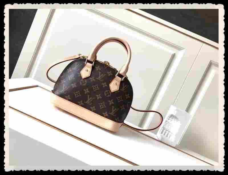 Lv LOUIS BAG VITTON BB Women's shoulder bag Zipper Luxury Wallets Women Purse Long Wallet Fashion Lady Clutch
Lv LOUIS BAG VITTON BB Women's shoulder bag Zipper Luxury Wallets Women Purse Long Wallet Fashion Lady Clutch