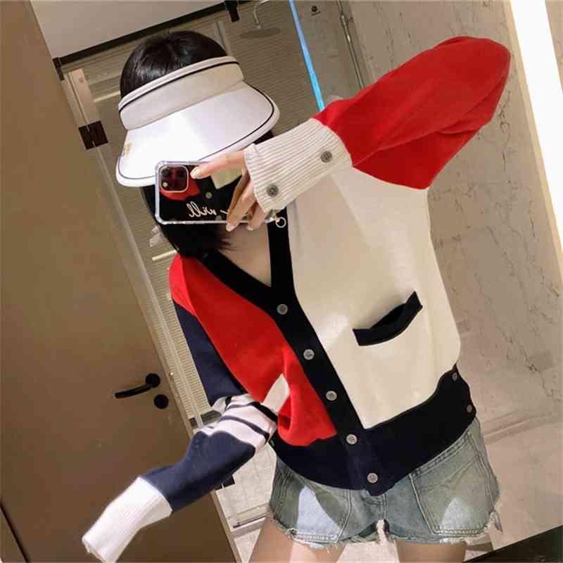 2021 early autumn versatile V-neck British TB contrast stripe stitched knit cardigan small coat women's sweater / 8, Black
2021 early autumn versatile V-neck British TB contrast stripe stitched knit cardigan small coat women's sweater / 8, Black
