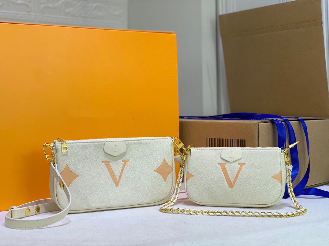 Fashion high quality leather ladies bag brand handbag size 23-13-4.5 cm M80447
Fashion high quality leather ladies bag brand handbag size 23-13-4.5 cm M80447