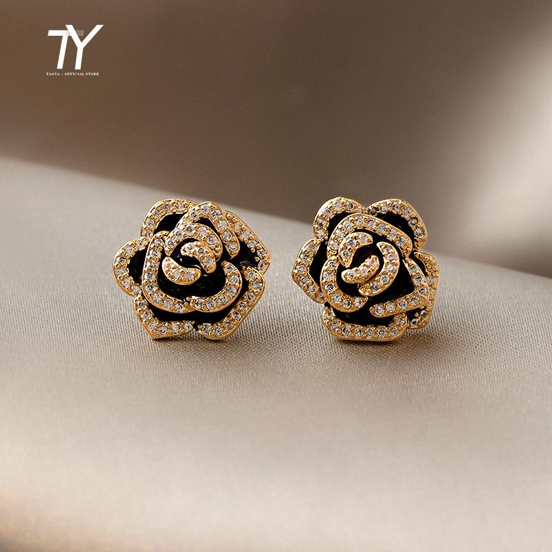 Stud Classic Elegant Black Camellia Flower Gold Earrings For Woman Korean Exquisite Jewelry Girl's Fashion Simple Accessories, Golden;silver
Stud Classic Elegant Black Camellia Flower Gold Earrings For Woman Korean Exquisite Jewelry Girl's Fashion Simple Accessories, Golden;silver