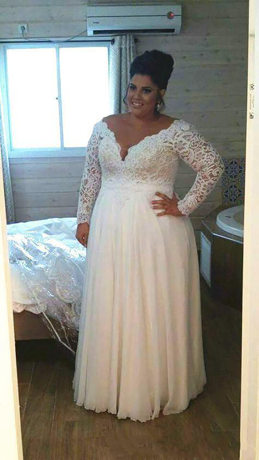 Bohemian Plus Size Wedding Dresses 2021 Cheap Long Sleeve V Neck A Line Lace Bridal Gowns Floor Length Beach Wedding Dress