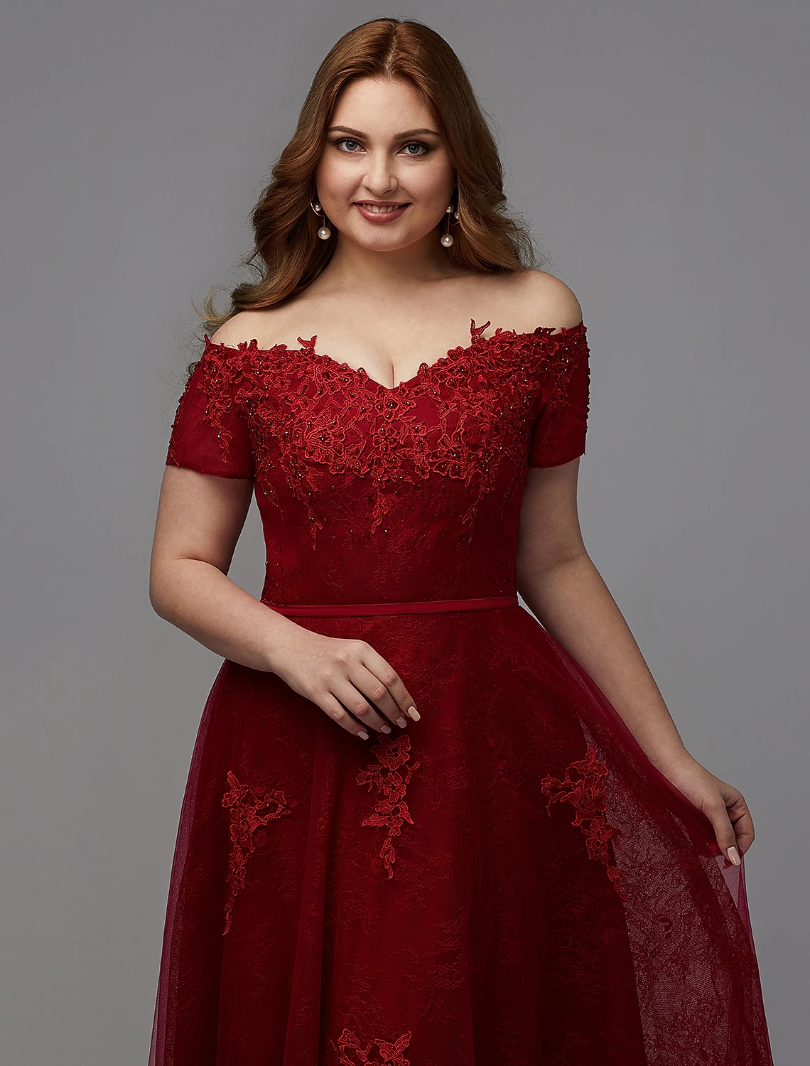 A-Line Plus Size Burgundy Engagement Evening Dress Off Shoulder Lace-up Short Sleeve Lace Appliques Formal Party Gown New Robes De Soirée Vestidos Fea