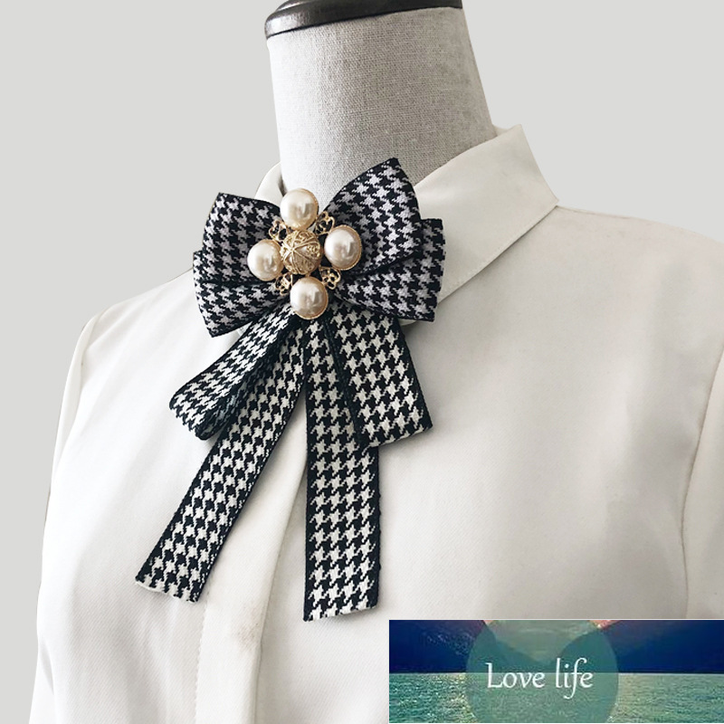 Classical Plaid Striped Printed Bow Brooch Canvas Pearls Bow Tie Corsage Collar Brooches for Women Shirt Collar Clothes Jewelry Factory price expert d