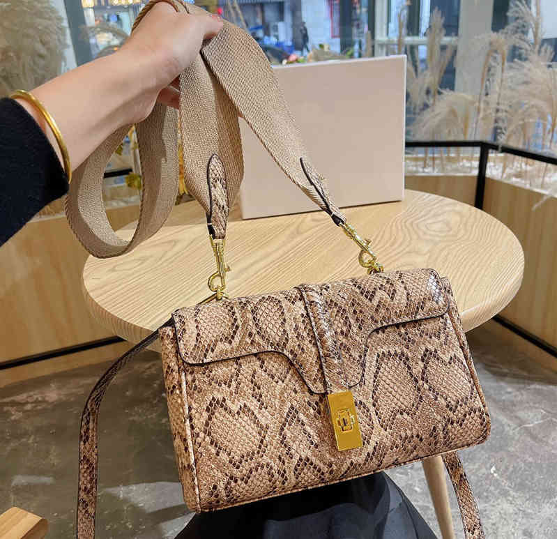 Evening Bags Designer Luxury Crossbody Bag Wallet Cross Body Genuine leather High-quality Different colors Various styles with original box GI6F, 1# shoe box
Evening Bags Designer Luxury Crossbody Bag Wallet Cross Body Genuine leather High-quality Different colors Various styles with original box GI6F, 1# shoe box