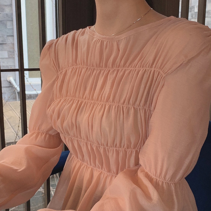 Korean Pleated Chiffon Shirts Women Summer Casual Blusa Puff Sleeve O Neck Slim Fit Blouse Temperament Solid Tops 210519