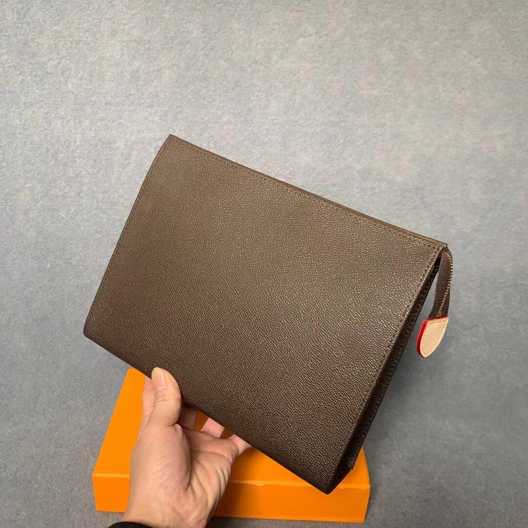Top Quality Luxurys Designer Waterproof Cosmetic Bag 26cm Protection Makeup Clutch Women Men PU Leather Travel Toiletry Pouch For Woman With Dust Bags wholesale
