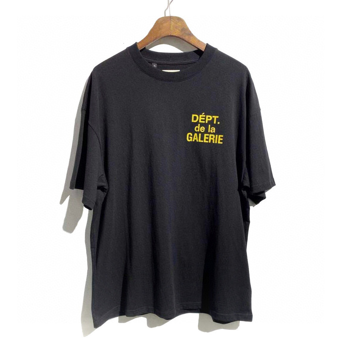 gallerydept High level 21 early spring men's and women's same front and back letter printing men's Short Sleeve T-Shirt, White;black
gallerydept High level 21 early spring men's and women's same front and back letter printing men's Short Sleeve T-Shirt, White;black