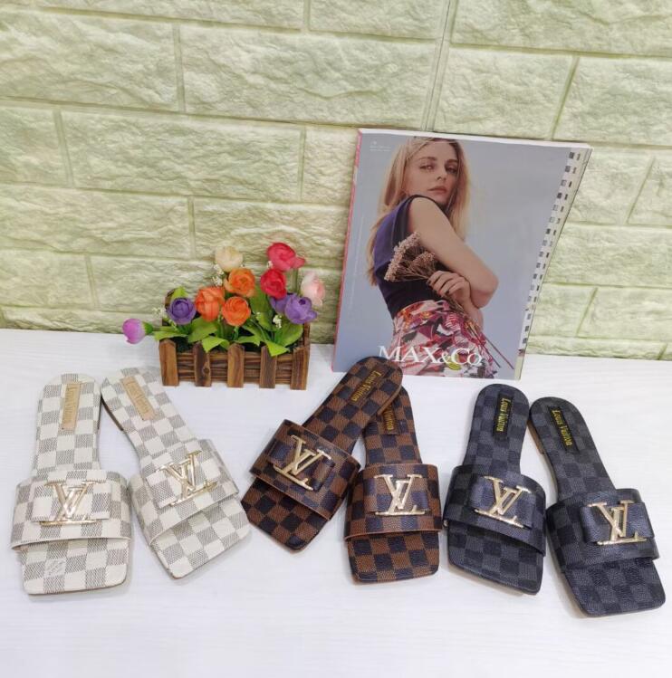 2021 Women Designers Shoes Slide Summer Fashion Wide Flat Slippery Sandals Slipper Flip Flops size 35-42, Black
2021 Women Designers Shoes Slide Summer Fashion Wide Flat Slippery Sandals Slipper Flip Flops size 35-42, Black