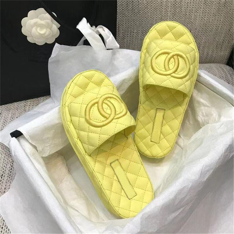 2021-H Slipper Designer Luxury Leather Embossing and Comfortable Fashion Colored Flat Sandals, Black
2021-H Slipper Designer Luxury Leather Embossing and Comfortable Fashion Colored Flat Sandals, Black