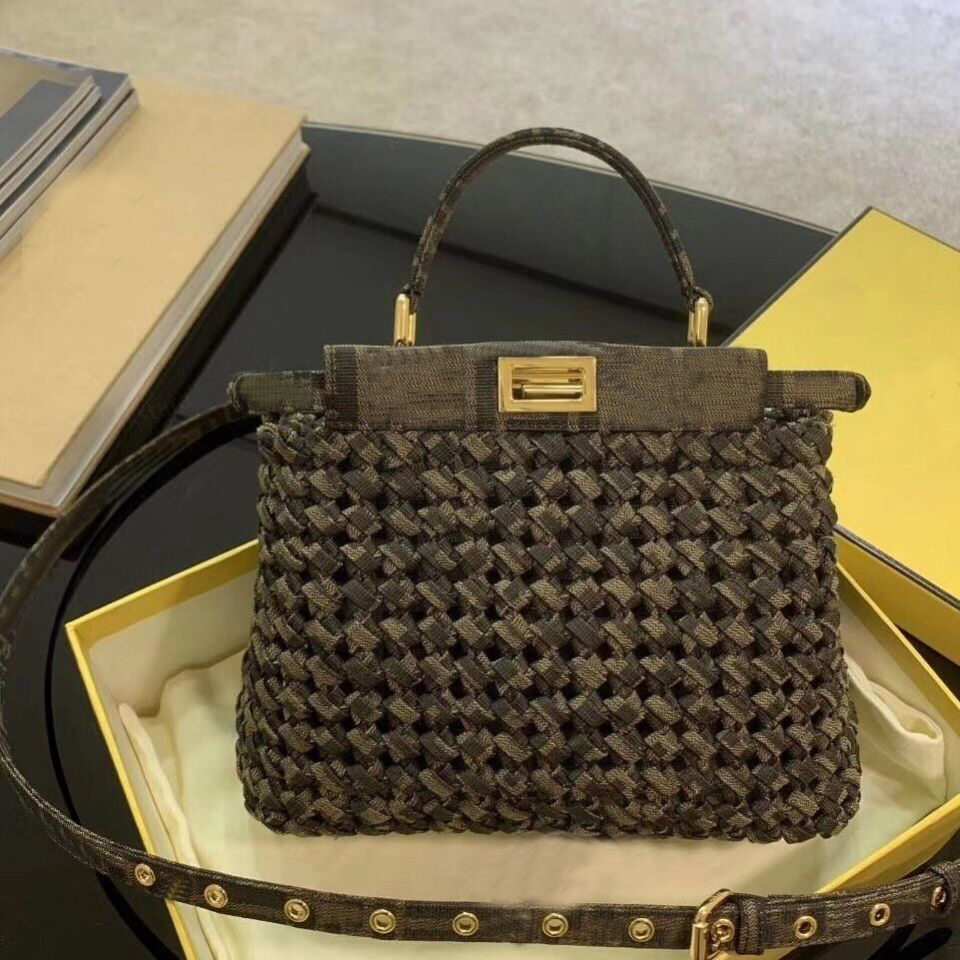 designer luxury storage bag, the latest one-shoulder messenger, versatile and portable
designer luxury storage bag, the latest one-shoulder messenger, versatile and portable