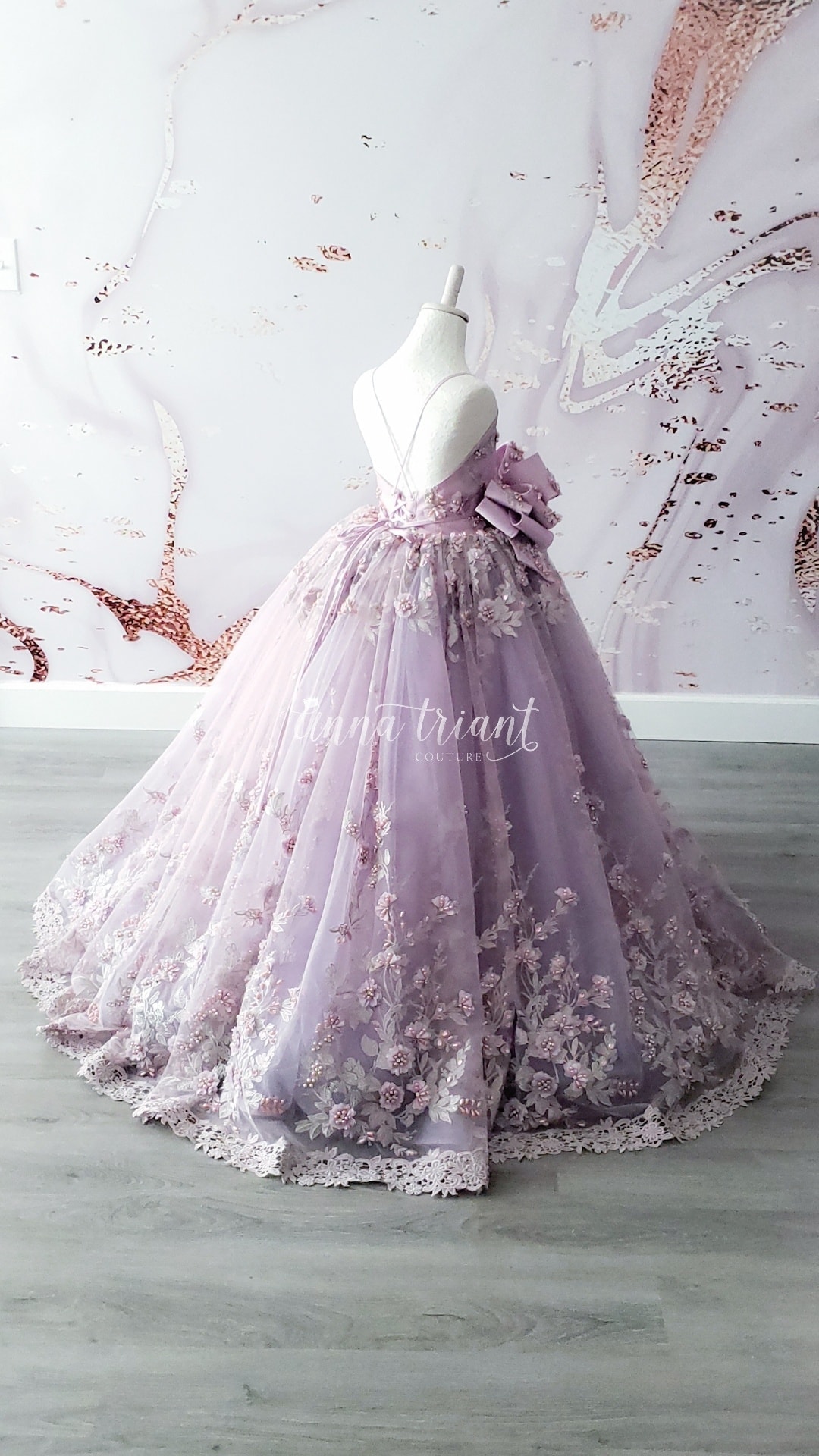 Lavender Beaded Ball Gown Girls Pageant Dresses Spaghetti Straps Princess Flower Girl Dress Appliqued First Communion Dress