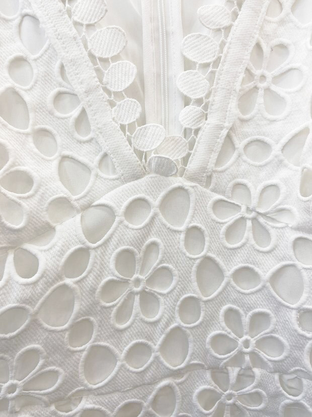 Elegant White Maxi Dress For Women V Neck Half Sleeve High Quality Hollow Out Slim Dresses Style Fashion CHIC 210421