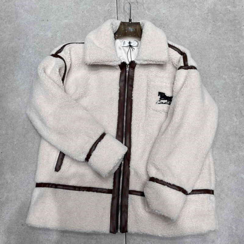 21ss winter women casual jacket coat thick fleece hoodies jackets super warm logo brand high-end female designer clothes wholesale DHL album c1
21ss winter women casual jacket coat thick fleece hoodies jackets super warm logo brand high-end female designer clothes wholesale DHL album c1