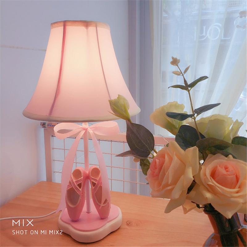 Table Lamps Nordic Princess Ballet Shoes Bedroom Girl Children's Bedside Lamp Cute Fabric Dance Lights Warm Fixtures
Table Lamps Nordic Princess Ballet Shoes Bedroom Girl Children's Bedside Lamp Cute Fabric Dance Lights Warm Fixtures