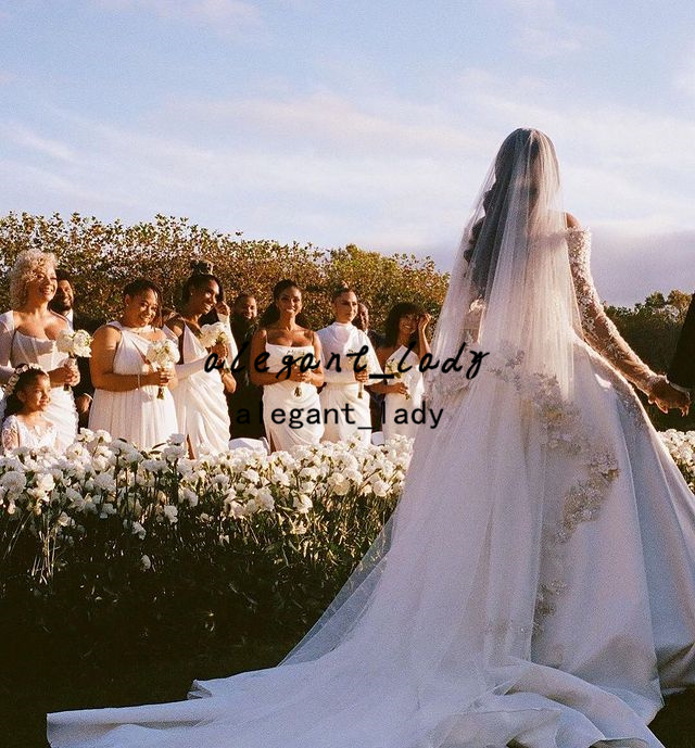 Princess Puffy Skirt Wedding Dresses 2022 Sparkly Lace Beaded Long Sleeve Aso Ebi Arabic Church Garden Wedding Gown vestido